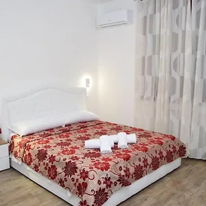  Guest house Ca Aisha Train Station Venice Italy